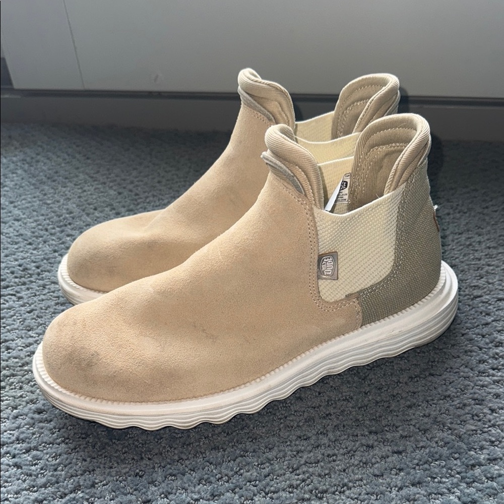 Slip-On Women’s Suede Chelsea Boot - Beige
